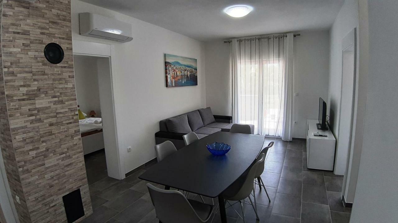 Relax Apartment สตารีกราด-ปาเคลนีซา ภายนอก รูปภาพ