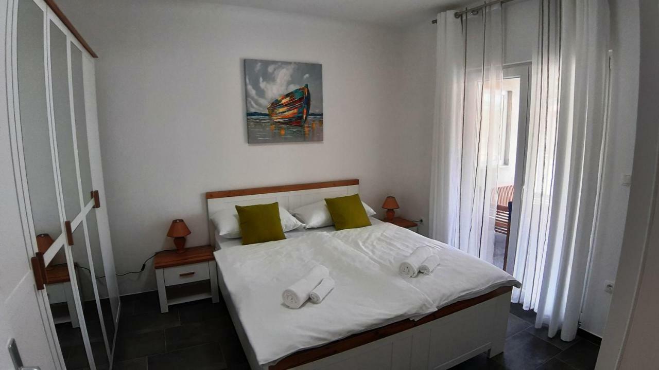 Relax Apartment สตารีกราด-ปาเคลนีซา ภายนอก รูปภาพ