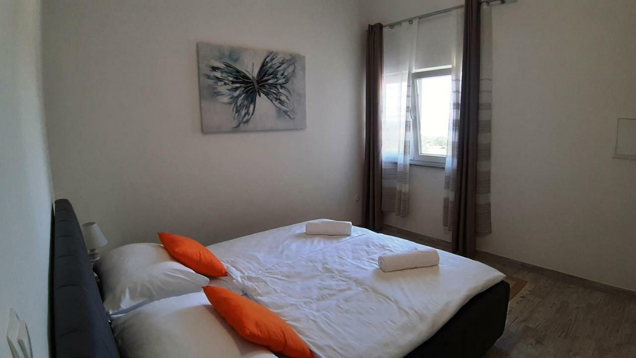 Relax Apartment สตารีกราด-ปาเคลนีซา ภายนอก รูปภาพ
