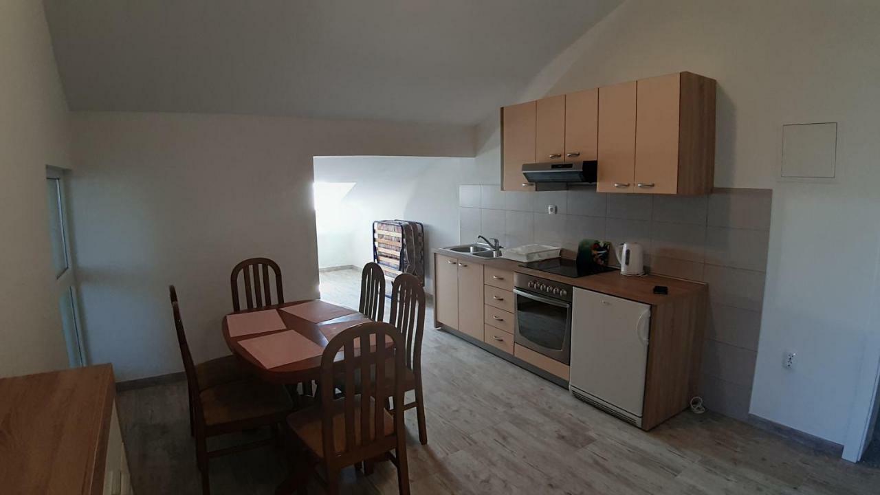 Relax Apartment สตารีกราด-ปาเคลนีซา ภายนอก รูปภาพ