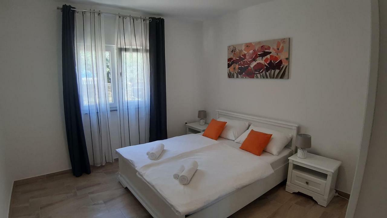 Relax Apartment สตารีกราด-ปาเคลนีซา ภายนอก รูปภาพ