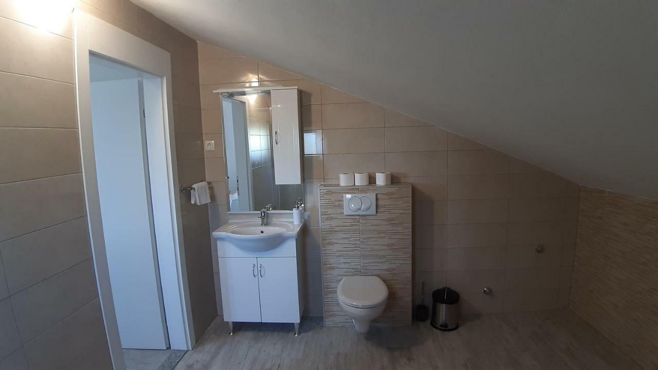Relax Apartment สตารีกราด-ปาเคลนีซา ภายนอก รูปภาพ