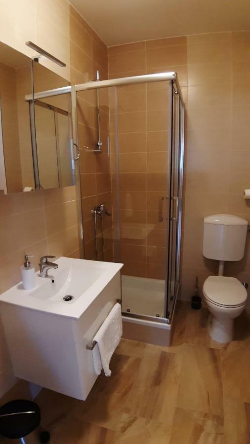 Relax Apartment สตารีกราด-ปาเคลนีซา ภายนอก รูปภาพ
