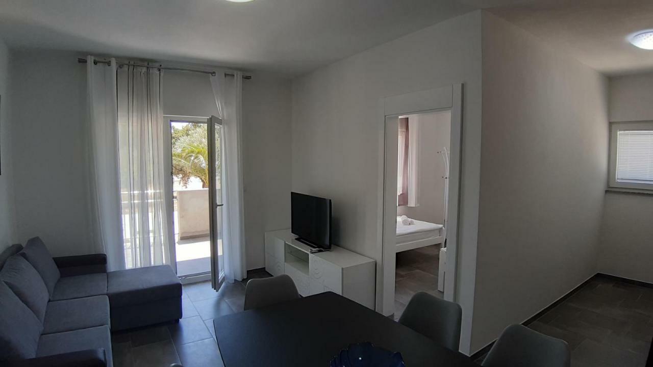 Relax Apartment สตารีกราด-ปาเคลนีซา ภายนอก รูปภาพ
