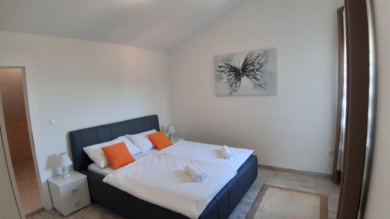 Relax Apartment สตารีกราด-ปาเคลนีซา ภายนอก รูปภาพ
