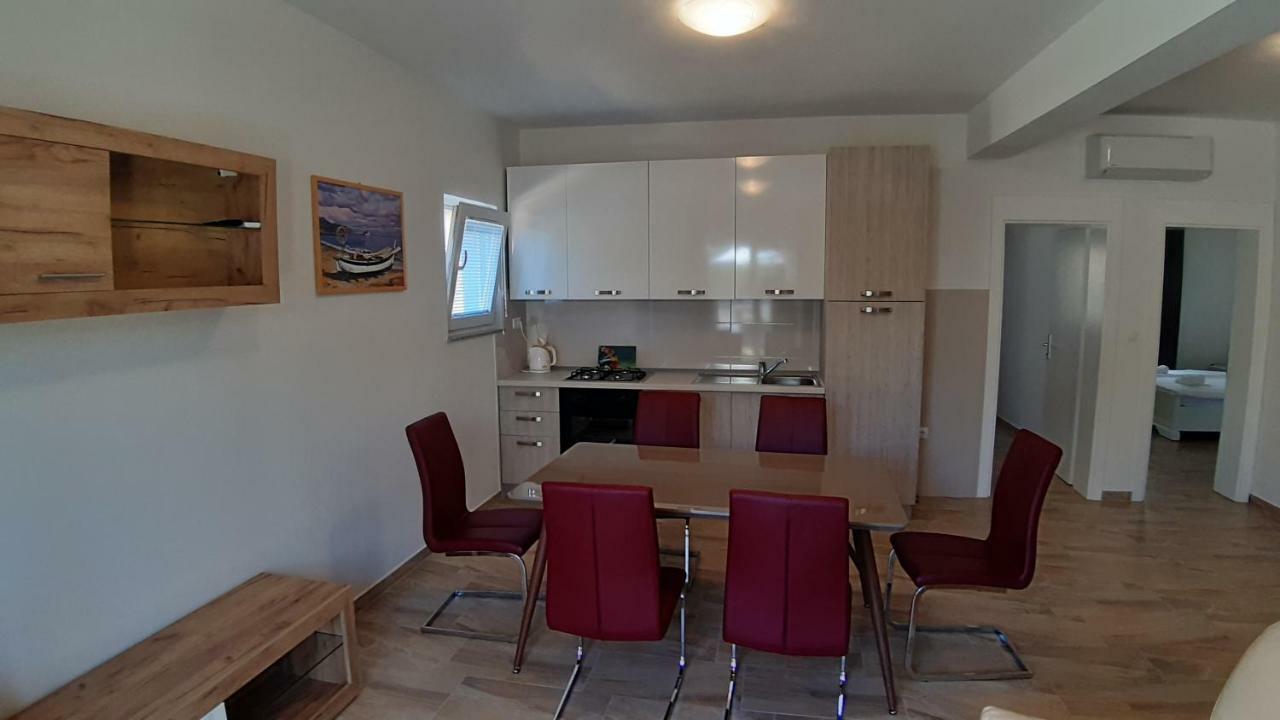 Relax Apartment สตารีกราด-ปาเคลนีซา ภายนอก รูปภาพ