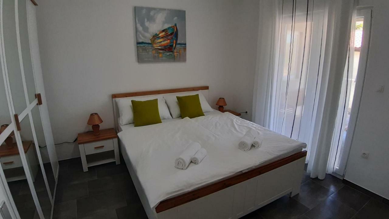 Relax Apartment สตารีกราด-ปาเคลนีซา ภายนอก รูปภาพ